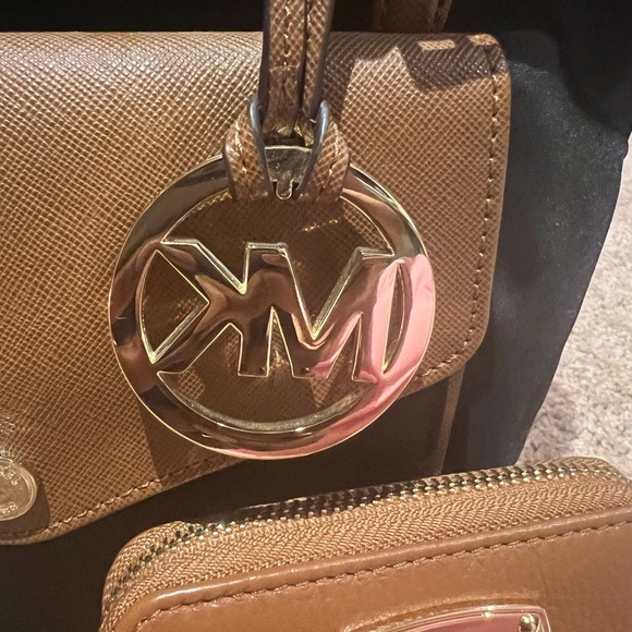 MICHAEL KORS Jet Set Brown Leather Snap Pocket Nylon Tote & wallet - Picture 3 of 12